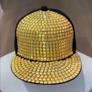 Black and gold hat. Perfect for 80’s party.